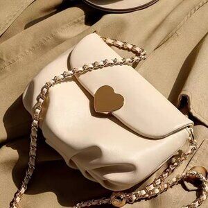 Heart Buckle Chain Crossbody Bag